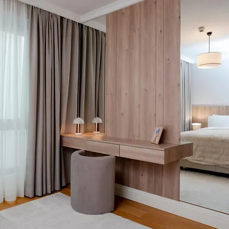 Two-bedroom Family In Managed - Location With Elevator - Parking & Secure Access Apartment Istanbul