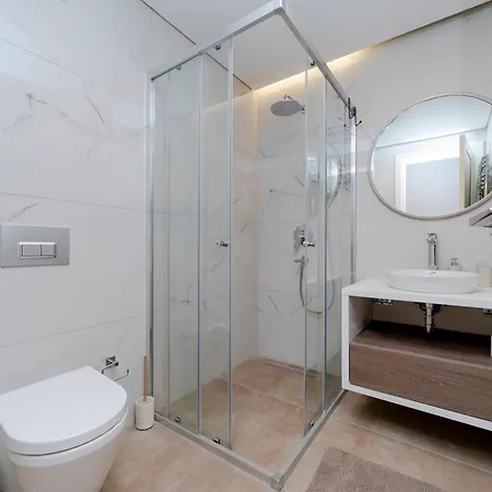 Apartment Two-bedroom Family In Managed - Location With Elevator - Parking & Secure Access 4*