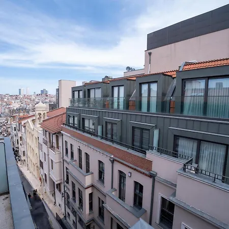 Two-bedroom Family In Managed - Location With Elevator - Parking & Secure Access Istanbul