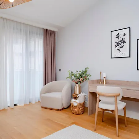 Two-bedroom Family In Managed - Location With Elevator - Parking & Secure Access Istanbul