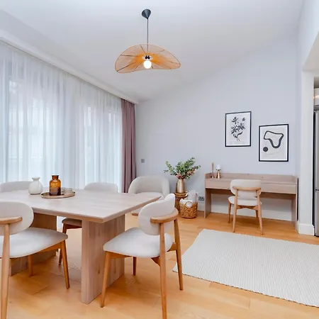 Apartment Two-bedroom Family In Managed - Location With Elevator - Parking & Secure Access 4*