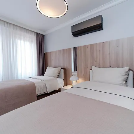 Two-bedroom Family In Managed - Location With Elevator - Parking & Secure Access 4* Istanbul