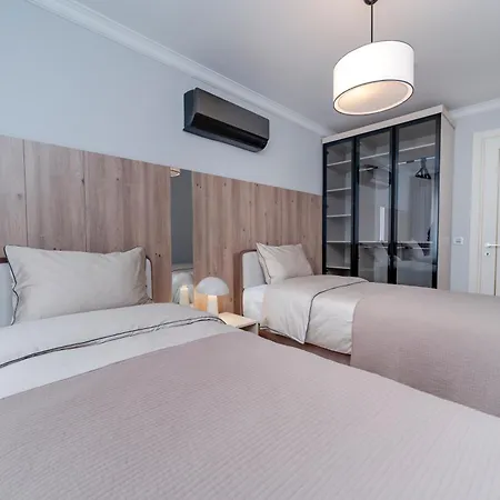 Apartment Two-bedroom Family In Managed - Location With Elevator - Parking & Secure Access 4*