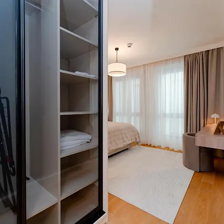 Two-bedroom Family In Managed - Location With Elevator - Parking & Secure Access Apartment Istanbul